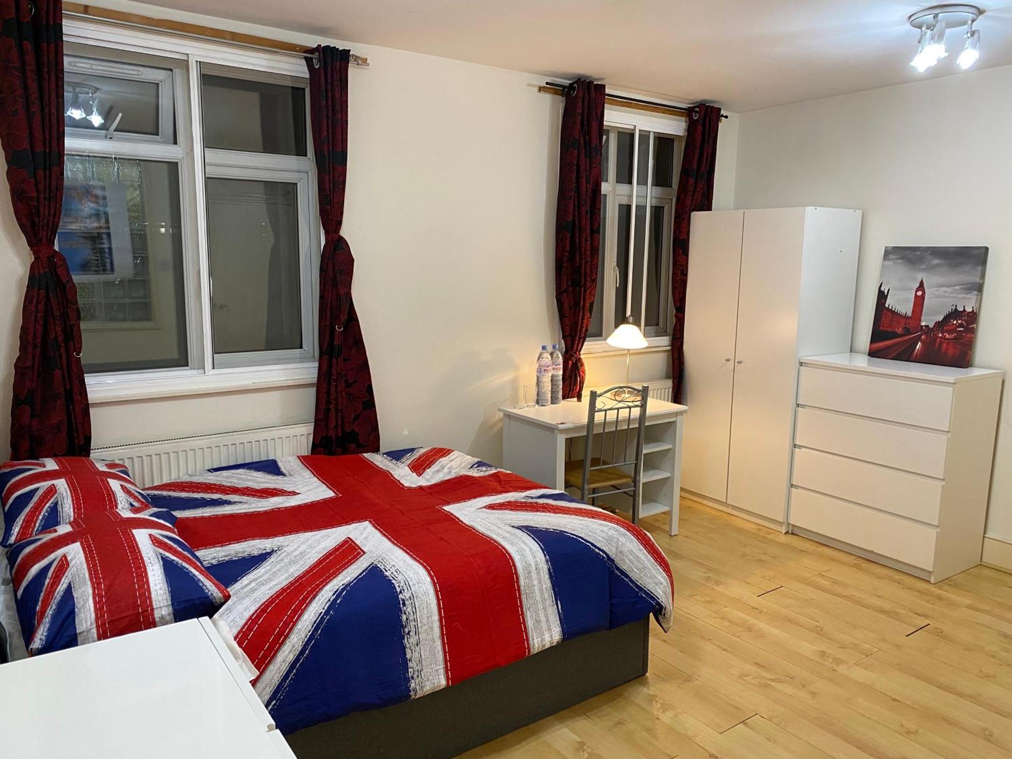Privet Near Cambridge Heath Station London